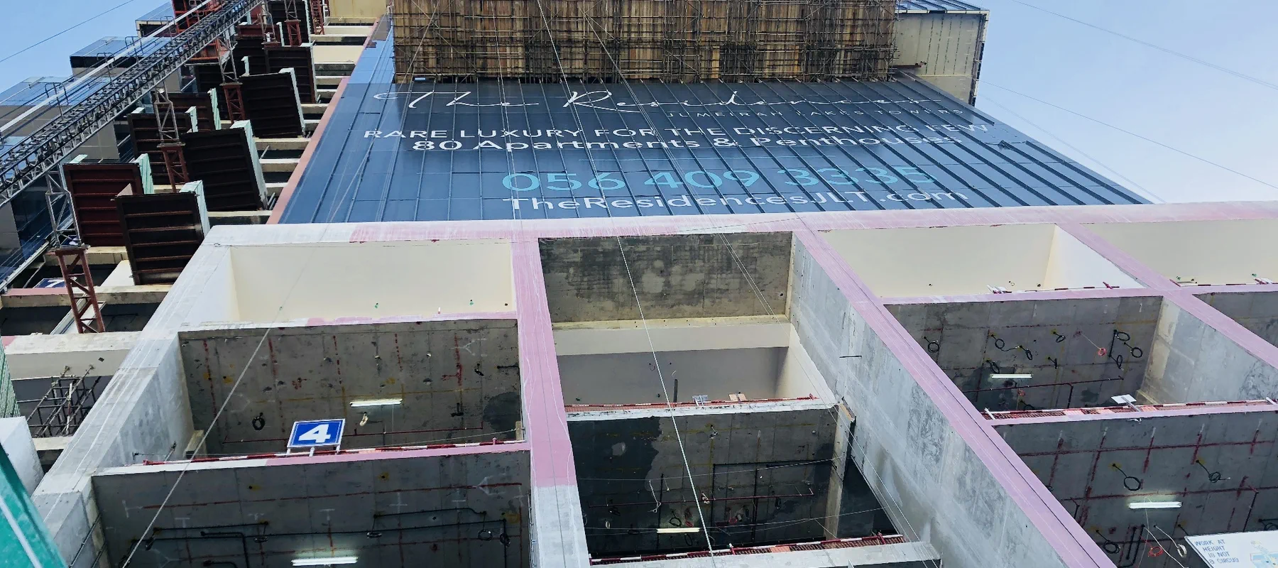 Signature Residence, Jumeirah lake Towers Banner